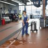 La Aspiradora Karcher NT 70/2 Me Classic es un aspiradora en seco y húmedo resistente, potente y de manejo confortable con dos motores y un depósito de 70 l para suciedad gruesa, polvo y líquidos.