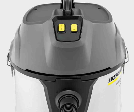 La Aspiradora Karcher NT 70/2 Me Classic es un aspiradora en seco y húmedo resistente, potente y de manejo confortable con dos motores y un depósito de 70 l para suciedad gruesa, polvo y líquidos.