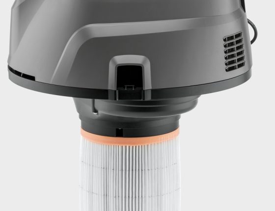 La Aspiradora Karcher NT 70/2 Me Classic es un aspiradora en seco y húmedo resistente, potente y de manejo confortable con dos motores y un depósito de 70 l para suciedad gruesa, polvo y líquidos.