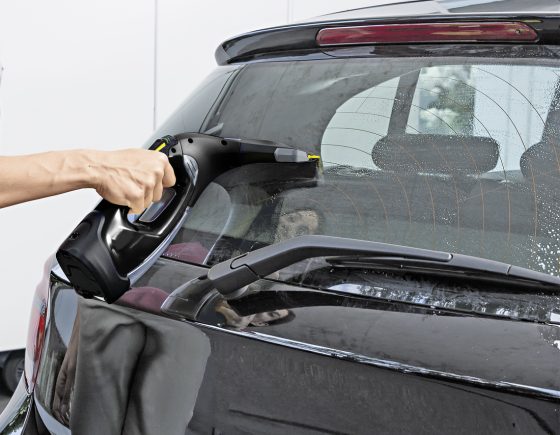 WV_5_Plus_N_car_app_01_CI15_96 dpi (jpg)